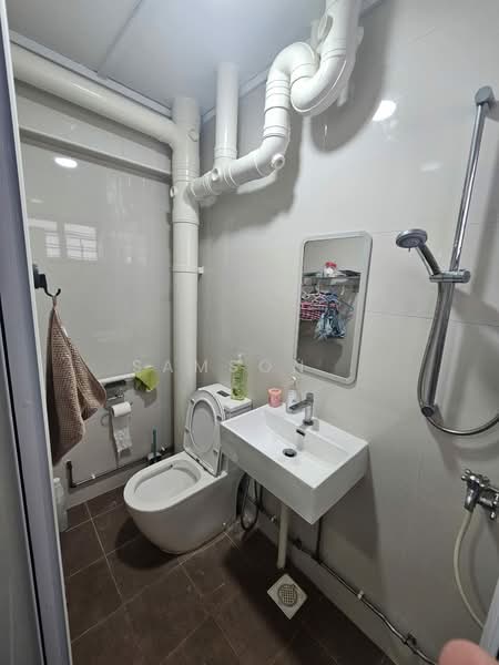 435 Hougang Avenue 8, 435 Hougang Avenue 8, 3 Bedrooms, 1,130 sqft, HDB Flat For Rent, by Samson ., 500189229 - Bathroom - PropertyGuru.com.sg