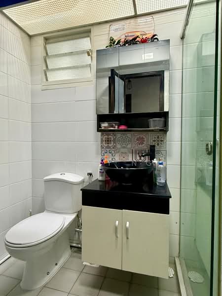 661C Edgedale Plains, 661C Edgedale Plains, 3 Bedrooms, 1,205 sqft, HDB Flat For Sale, by Rony Ng, 500189237 - Bathroom - PropertyGuru.com.sg