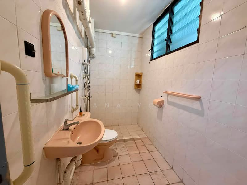 103B Depot Road, 103B Depot Road, 3 Bedrooms, 1,076 sqft, HDB Flat For Rent, by Diana Yow, 500189238 - Bathroom - PropertyGuru.com.sg