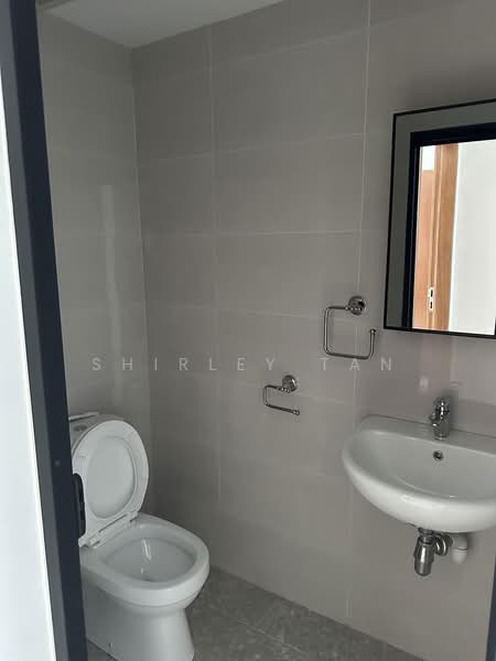 Upper Weld Road, Dickson Road/ Rowell Road /upper weld road, 2,900 sqft, Shop / Shophouse For Sale, by Shirley Tan, 500189242 - Bathroom - CommercialGuru.com.sg