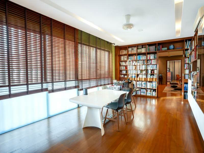 ⭐EXCLUSIVE LISTING⭐Dunbar/Frankel Estate✅FREEHOLD, Excellent Condition Semi-D with Pool, Rarely Available | Pool | 5 Rooms | 3 Cars, 5 Bedrooms, 6,000 sqft, Semi-Detached House For Sale, by Melvin Ng, 500189252 - Study - PropertyGuru.com.sg