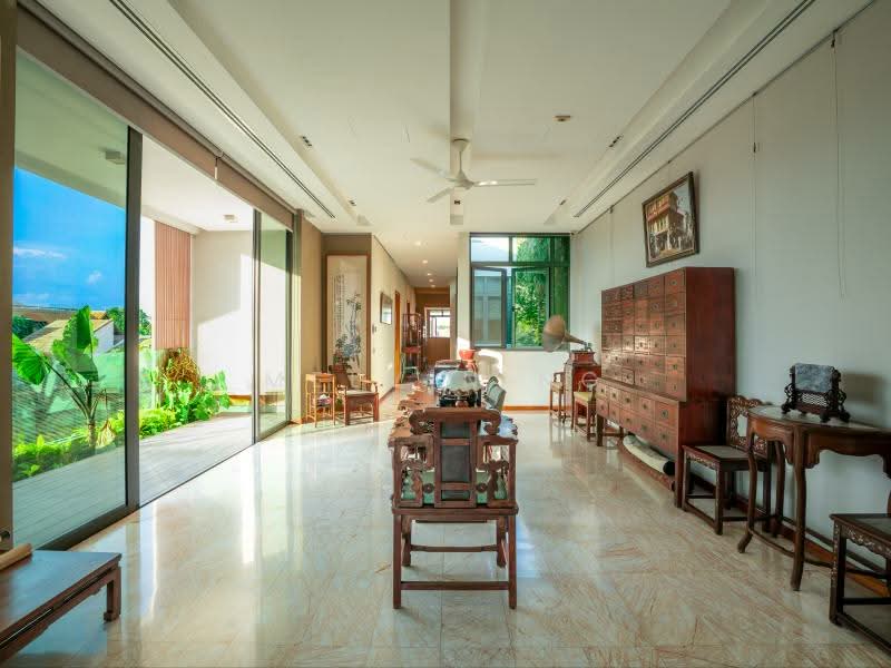 ⭐EXCLUSIVE LISTING⭐Dunbar/Frankel Estate✅FREEHOLD, Excellent Condition Semi-D with Pool, Rarely Available | Pool | 5 Rooms | 3 Cars, 5 Bedrooms, 6,000 sqft, Semi-Detached House For Sale, by Melvin Ng, 500189252 - Living Room - PropertyGuru.com.sg