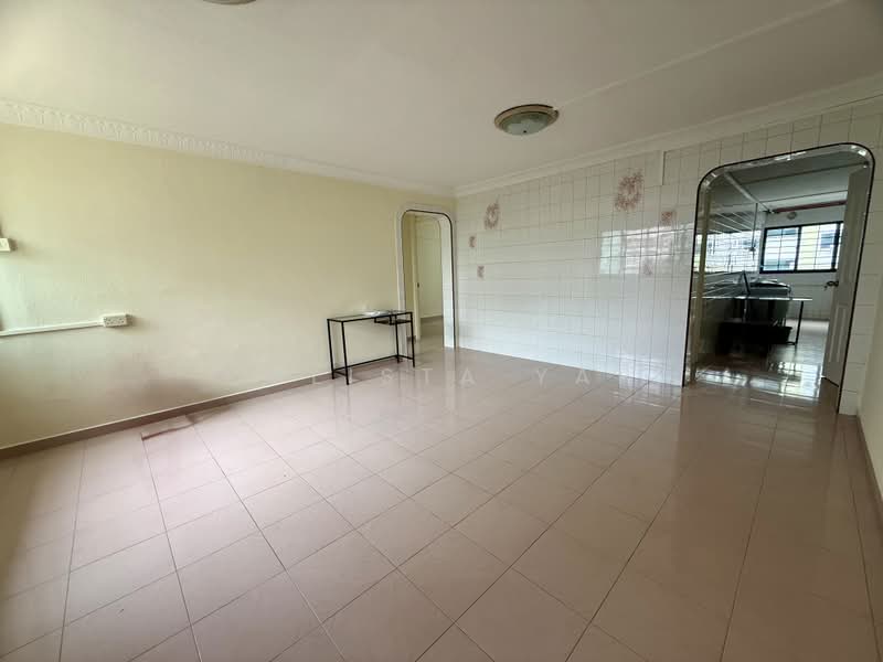 405 Hougang Avenue 10, 405 Hougang Avenue 10, 3 Bedrooms, 979 sqft, HDB Flat For Rent, by Calista Yap, 500189254 - Living Room - PropertyGuru.com.sg