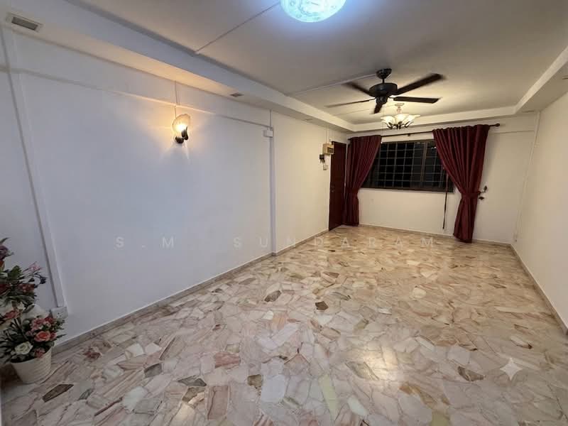 306 Jurong East Street 32, 306 Jurong East Street 32, 3 Bedrooms, 1,012 sqft, HDB Flat For Sale, by S.M. SUNDARAM, 500189260 - Living Room - PropertyGuru.com.sg