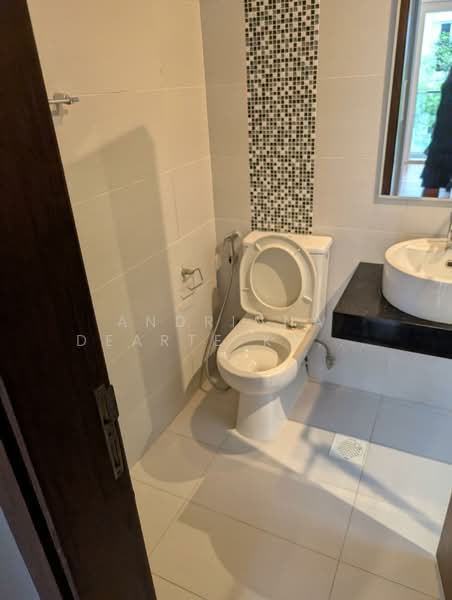 Palmera Residence, 38 Lorong N Telok Kurau, 2 Bedrooms, 830 sqft, Condominium For Rent, by Andrinna Dearte Kang Pei Leng, 500189265 - Bathroom - PropertyGuru.com.sg