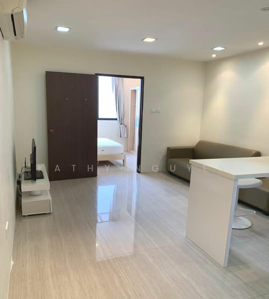 Carlisle Apartment, , 1 Bedroom, 452 sqft, Apartment For Rent, by Kathy Nguyen, 500189270 - Living Room - PropertyGuru.com.sg
