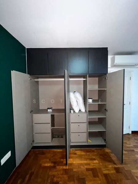 The Springside, Springside Walk, Room Rental, 250 sqft, Terraced House For Rent, by Scott Lee, 500189281 - Wardrobe - PropertyGuru.com.sg