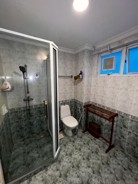 The Springside, Springside Walk, Room Rental, 250 sqft, Terraced House For Rent, by Scott Lee, 500189281 - Bathroom - PropertyGuru.com.sg