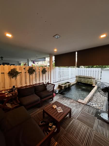 The Springside, Springside Walk, Room Rental, 250 sqft, Terraced House For Rent, by Scott Lee, 500189281 - Outdoor Patio - PropertyGuru.com.sg
