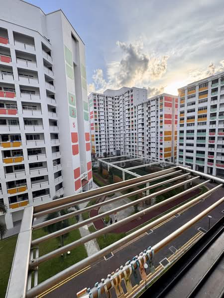 736 Jurong West Street 75, 736 Jurong West Street 75, 3 Bedrooms, 1,431 sqft, HDB Flat For Sale, by Gerald Ho, 500189286 - Exterior - PropertyGuru.com.sg