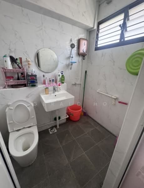 736 Jurong West Street 75, 736 Jurong West Street 75, 3 Bedrooms, 1,431 sqft, HDB Flat For Sale, by Gerald Ho, 500189286 - Bathroom - PropertyGuru.com.sg