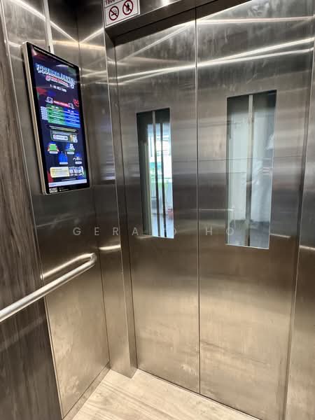736 Jurong West Street 75, 736 Jurong West Street 75, 3 Bedrooms, 1,431 sqft, HDB Flat For Sale, by Gerald Ho, 500189286 - Lift Interior - PropertyGuru.com.sg