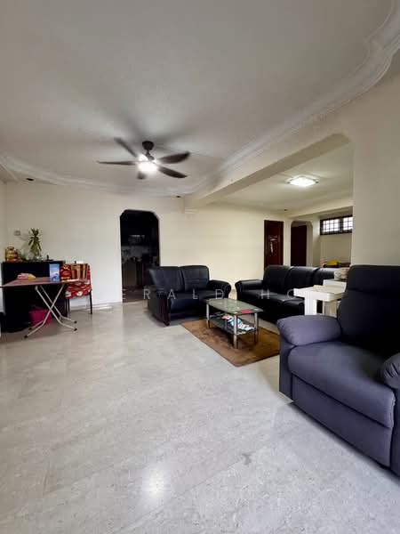 736 Jurong West Street 75, 736 Jurong West Street 75, 3 Bedrooms, 1,431 sqft, HDB Flat For Sale, by Gerald Ho, 500189286 - Living Room - PropertyGuru.com.sg