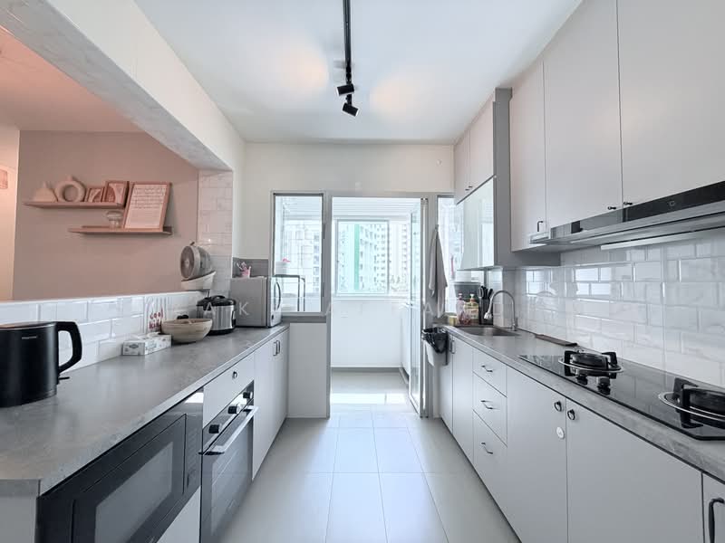 182B Woodlands Street 13, 182B Woodlands Street 13, 3 Bedrooms, 1,001 sqft, HDB Flat For Sale, by Zaki Affandi, 500189289 - Kitchen - PropertyGuru.com.sg