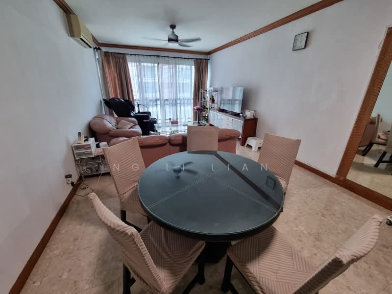 Pinevale, 2 Tampines Street 73, 3 Bedrooms, 1,292 sqft, Condominium For Sale, by Ng Li Lian, 500189294 - Living Room - PropertyGuru.com.sg
