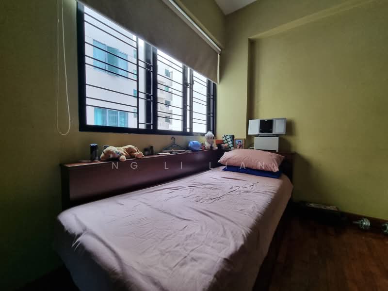 Pinevale, 2 Tampines Street 73, 3 Bedrooms, 1,292 sqft, Condominium For Sale, by Ng Li Lian, 500189294 - Bedroom - PropertyGuru.com.sg