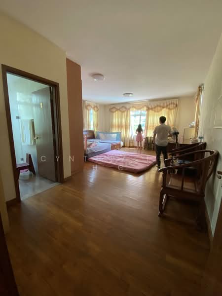 Shepherd's Hill Estate, Shepard's Drive, 8 Bedrooms, 7,000 sqft, Detached House For Sale, by Cynthia Lee H C, 500189300 - Bedroom - PropertyGuru.com.sg