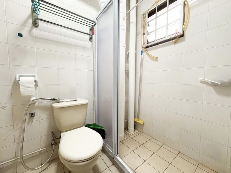 123A Rivervale Drive, 123A Rivervale Drive, Hougang / Punggol / Sengkang, Room Rental, 300 sqft, HDB Flat For Rent, by Alan Huy, 500189301 - Bathroom - PropertyGuru.com.sg