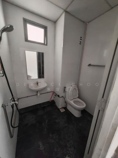 North Spring Bizhub, 5 Yishun Industrial Street 1, 1,593 sqft, Light Industrial (B1) For Rent, by Derrick Choo 朱治维, 500189310 - Bathroom - CommercialGuru.com.sg