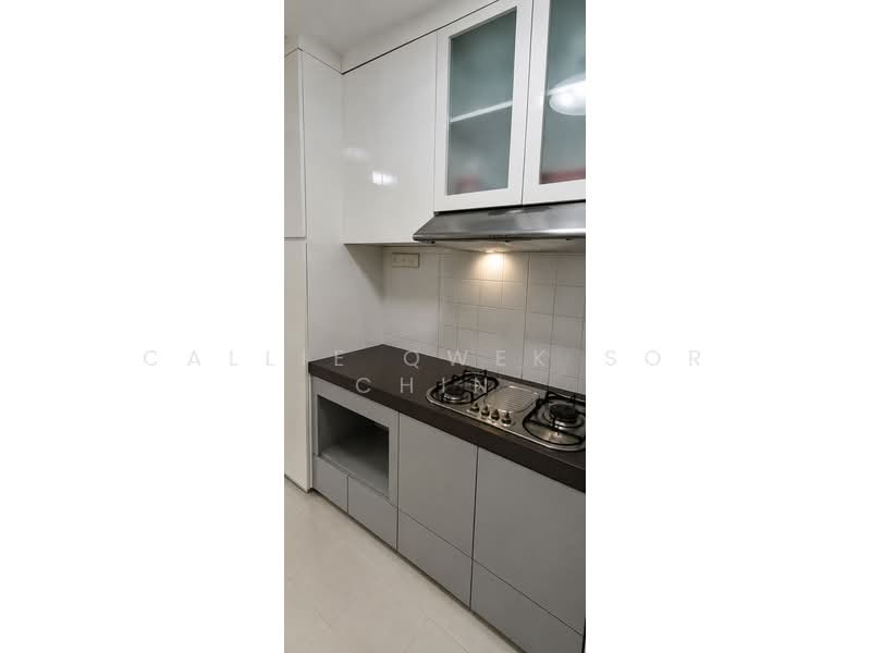 407 Serangoon Avenue 1, 407 Serangoon Avenue 1, 3 Bedrooms, 1,216 sqft, HDB Flat For Sale, by Callie Qwek Sor Chin, 500189314 - Kitchen - AI decluttered - PropertyGuru.com.sg