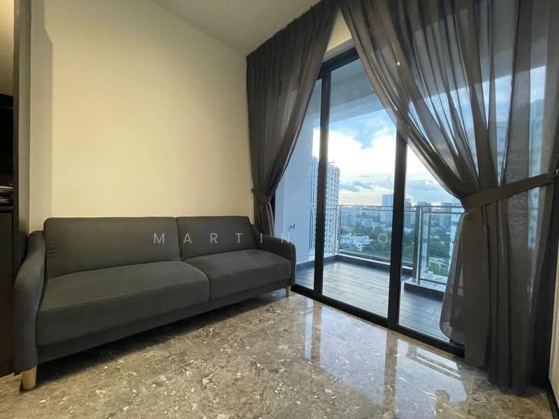 120 Grange, 120 Grange Road, 2 Bedrooms, 570 sqft, Condominium For Sale, by Martin Yeo, 500189334 - Living room - PropertyGuru.com.sg