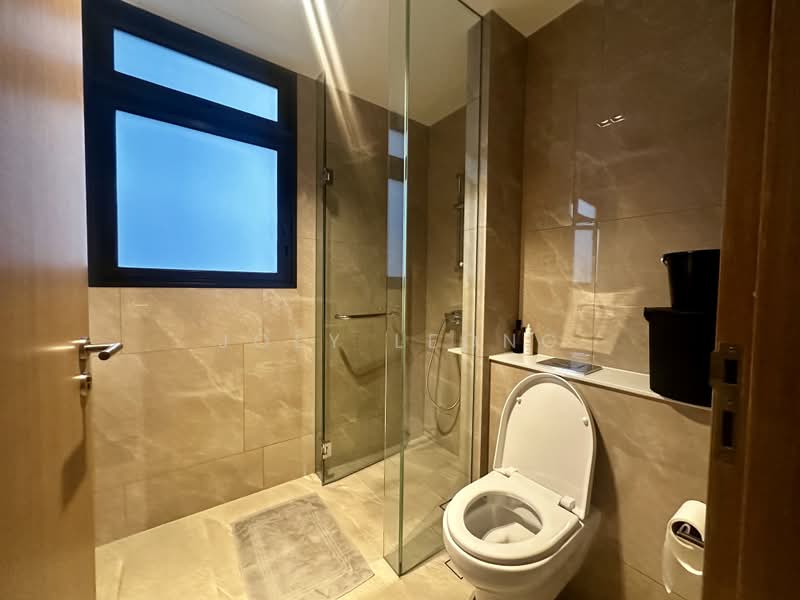 Whistler Grand, 107 West Coast Vale, 3 Bedrooms, 958 sqft, Condominium For Sale, by Joey Leong, 500189336 - Bathroom - PropertyGuru.com.sg