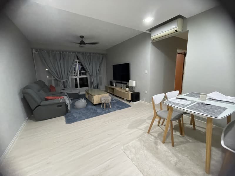 211C Compassvale Lane, 211C Compassvale Lane, 3 Bedrooms, 1,001 sqft, HDB Flat For Rent, by Venessa Tan, 500189337 - Living Room - PropertyGuru.com.sg