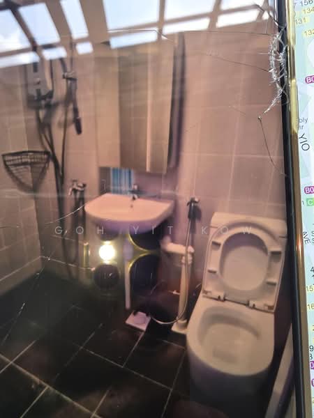 332 Bukit Batok Street 32, 332 Bukit Batok Street 32, Room Rental, 100 sqft, HDB Flat For Rent, by Goh Yit Kow, 500189339 - Bathroom - PropertyGuru.com.sg
