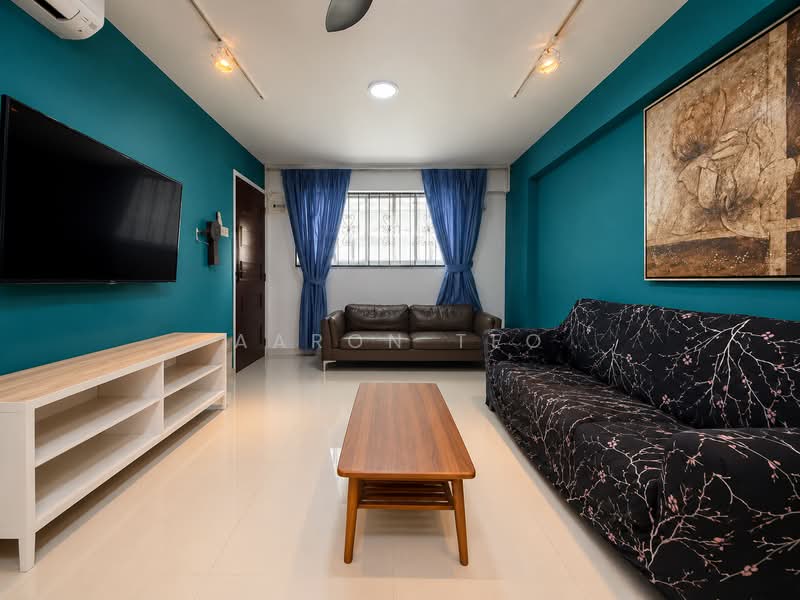 810 Tampines Avenue 4, 810 Tampines Avenue 4, 2 Bedrooms, 721 sqft, HDB Flat For Sale, by Aaron Teo, 500189341 - Living Room - PropertyGuru.com.sg