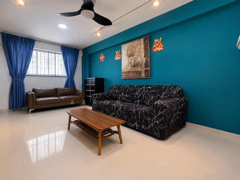 810 Tampines Avenue 4, 810 Tampines Avenue 4, 2 Bedrooms, 721 sqft, HDB Flat For Sale, by Aaron Teo, 500189341 - Living Room - PropertyGuru.com.sg