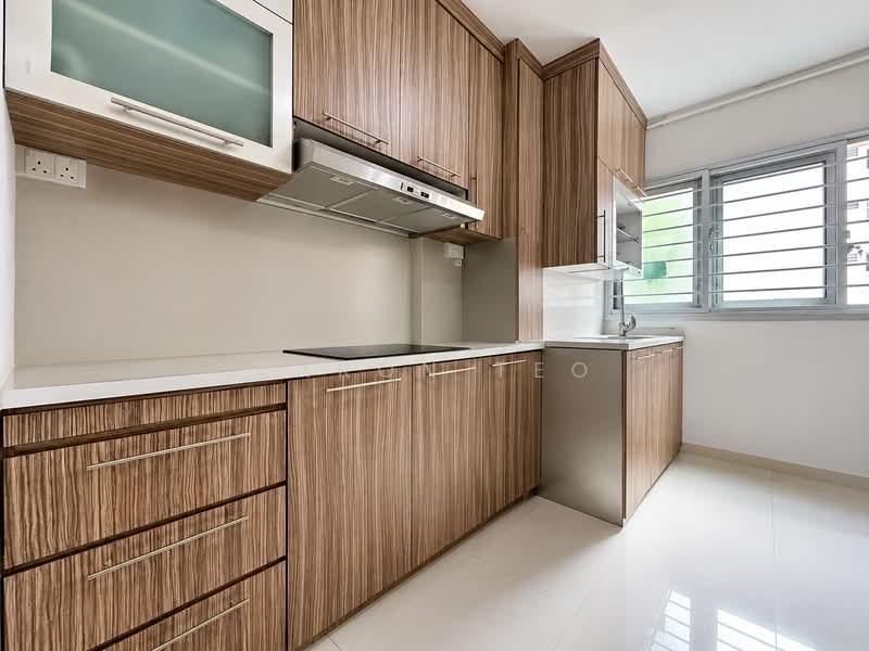 810 Tampines Avenue 4, 810 Tampines Avenue 4, 2 Bedrooms, 721 sqft, HDB Flat For Sale, by Aaron Teo, 500189341 - Kitchen - PropertyGuru.com.sg