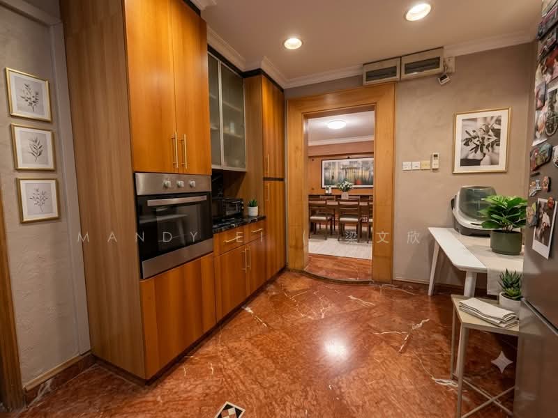 Spanish Village, 64 Farrer Road, 3 Bedrooms, 2,045 sqft, Condominium For Sale, by Mandy Ei ( 梁文欣 ), 500189344 - Kitchen - PropertyGuru.com.sg