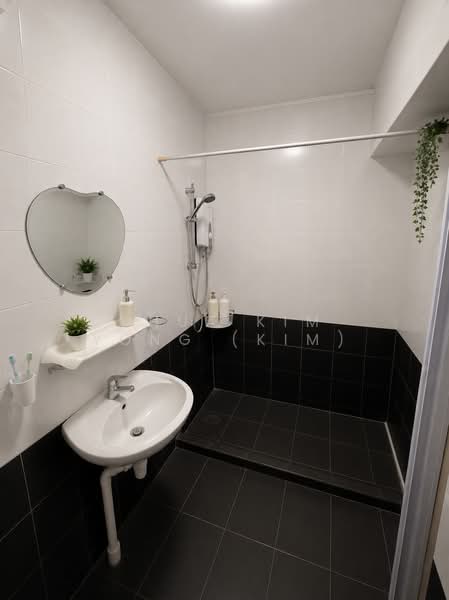 611 Elias Road, 611 Elias Road, 3 Bedrooms, 1,378 sqft, HDB Flat For Sale, by Chua Kim Yong (Kim), 500189349 - Master Bathroom - PropertyGuru.com.sg