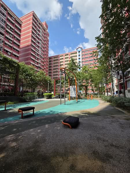 611 Elias Road, 611 Elias Road, 3 Bedrooms, 1,378 sqft, HDB Flat For Sale, by Chua Kim Yong (Kim), 500189349 - Exercise corner & playground - PropertyGuru.com.sg