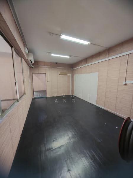 Mandai Estate, Mandai Estate, Mandai / Upper Thomson, 7,713 sqft, Factory / Workshop (B2) For Sale, by Desmond Ang, 500189356 - Mezzanine office - CommercialGuru.com.sg