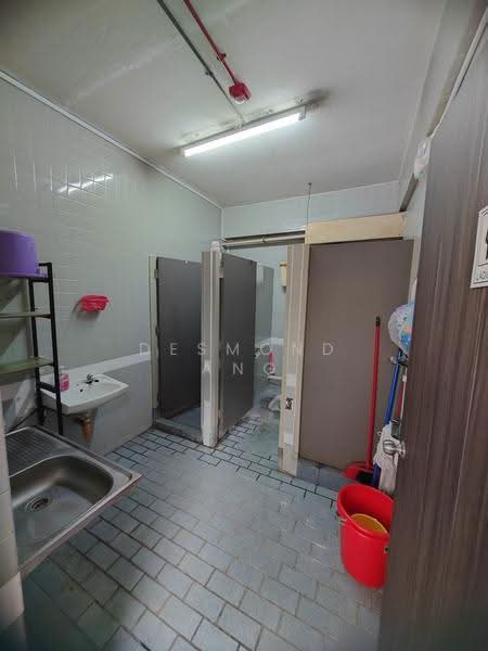 Mandai Estate, Mandai Estate, Mandai / Upper Thomson, 7,713 sqft, Factory / Workshop (B2) For Sale, by Desmond Ang, 500189356 - Bathroom 2 - CommercialGuru.com.sg