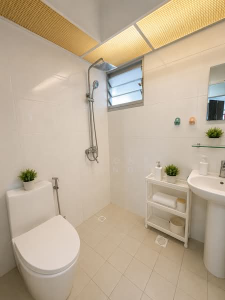110A Depot Road, 110A Depot Road, 3 Bedrooms, 990 sqft, HDB Flat For Sale, by Joavonne Tang, 500189357 - Bathroom - PropertyGuru.com.sg