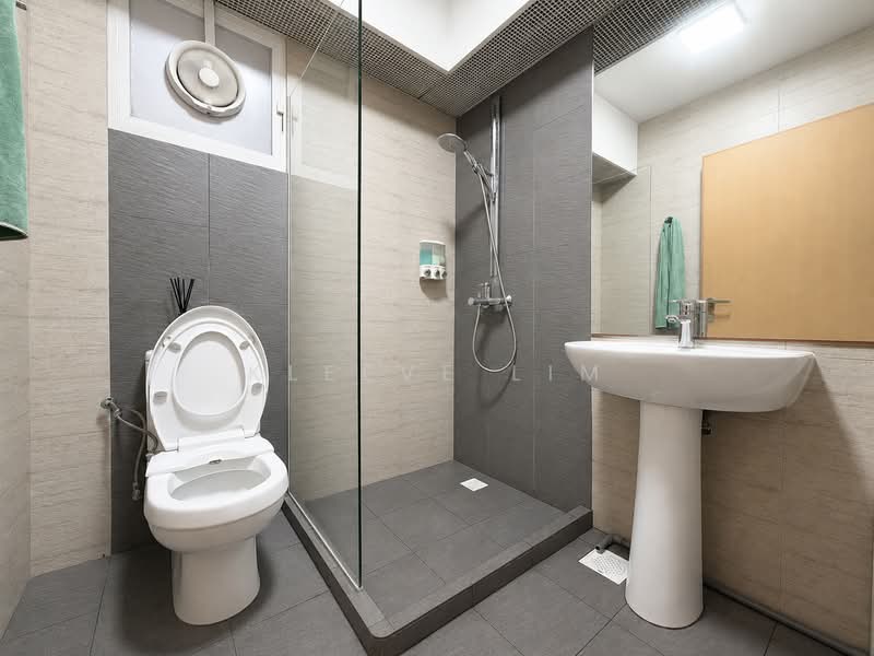 269B Punggol Field, 269B Punggol Field, 3 Bedrooms, 1,001 sqft, HDB Flat For Sale, by Kleeve Lim, 500189358 - Bathroom - PropertyGuru.com.sg