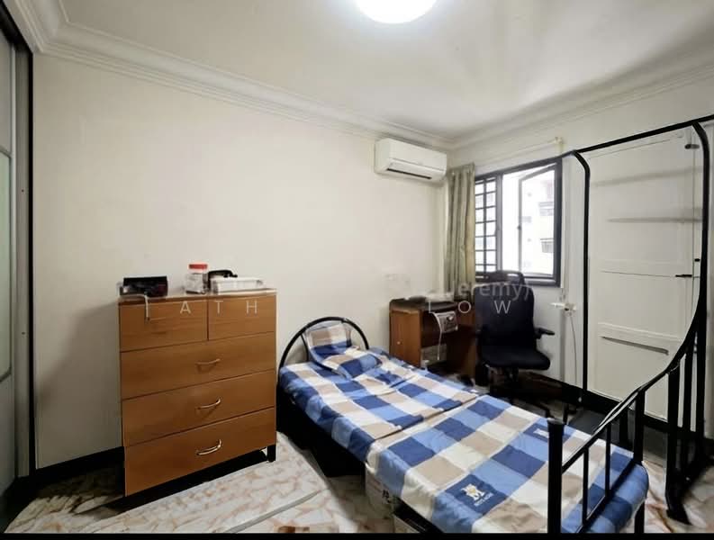 138 Bukit Batok West Avenue 6, 138 Bukit Batok West Avenue 6, 3 Bedrooms, 1,001 sqft, HDB Flat For Sale, by Athalie Low, 500189371 - Bedroom - PropertyGuru.com.sg