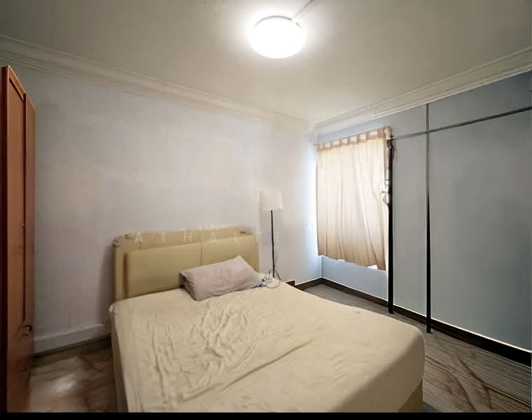 138 Bukit Batok West Avenue 6, 138 Bukit Batok West Avenue 6, 3 Bedrooms, 1,001 sqft, HDB Flat For Sale, by Athalie Low, 500189371 - Bedroom - PropertyGuru.com.sg