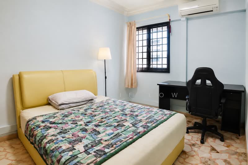 138 Bukit Batok West Avenue 6, 138 Bukit Batok West Avenue 6, 3 Bedrooms, 1,001 sqft, HDB Flat For Sale, by Athalie Low, 500189371 - Bedroom - PropertyGuru.com.sg