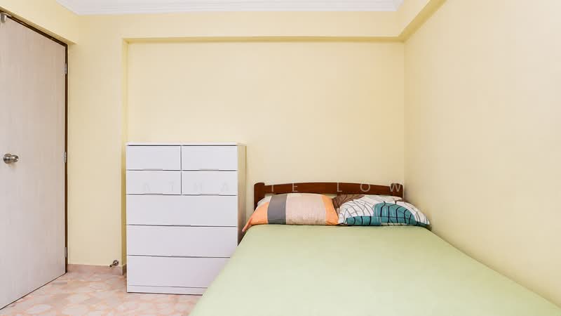 138 Bukit Batok West Avenue 6, 138 Bukit Batok West Avenue 6, 3 Bedrooms, 1,001 sqft, HDB Flat For Sale, by Athalie Low, 500189371 - Bedroom - PropertyGuru.com.sg