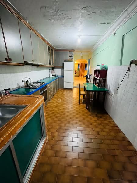 718 Bedok Reservoir Road, 718 Bedok Reservoir Road, 3 Bedrooms, 1,119 sqft, HDB Flat For Sale, by Dan Yeo, 500189376 - Kitchen - PropertyGuru.com.sg