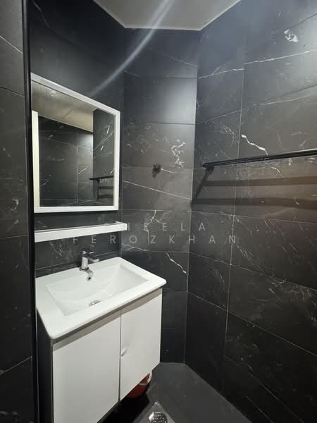 Palmwoods, 450 Upper Changi Road, 3 Bedrooms, 1,001 sqft, Condominium For Rent, by Sheela Ferozkhan, 500189378 - Bathroom - PropertyGuru.com.sg