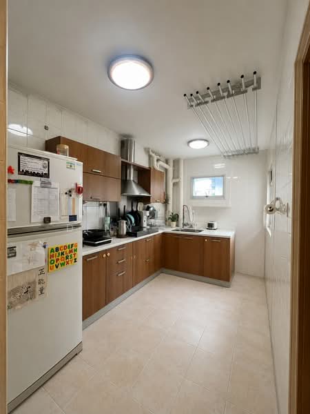 126C Edgedale Plains, 126C Edgedale Plains, 3 Bedrooms, 1,184 sqft, HDB Flat For Sale, by Dennis Lim, 500189385 - Kitchen - PropertyGuru.com.sg