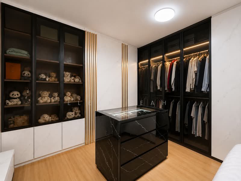 717 Bedok Reservoir Road, 717 Bedok Reservoir Road, 4 Bedrooms, 1,507 sqft, HDB Flat For Sale, by Eleen Seah, 500189389 - Wardrobe with concealed Ensuite Bathroom - PropertyGuru.com.sg