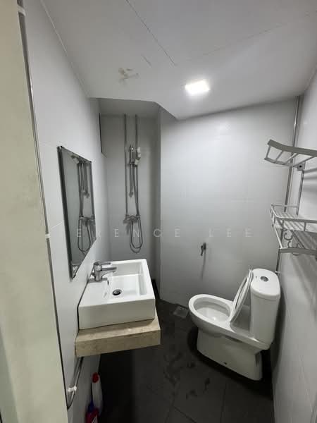 West Bay Condo, 56 West Coast Crescent, 3 Bedrooms, 1,219 sqft, Condominium For Sale, by Terence Lee, 500189391 - Bathroom - PropertyGuru.com.sg
