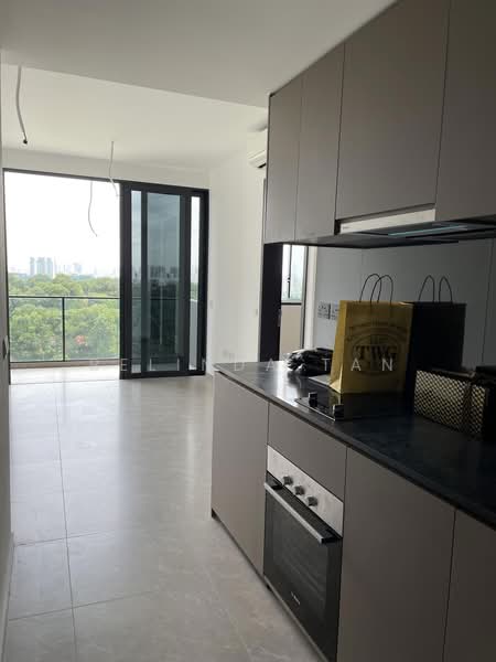 Park Colonial, 10 Woodleigh Lane, 2 Bedrooms, 743 sqft, Condominium For Rent, by Belinda Tan, 500189393 - PropertyGuru.com.sg