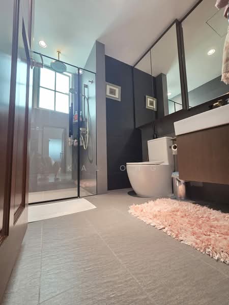 Eastwood Green, 10 Eastwood Road, 3 Bedrooms, 1,173 sqft, Condominium For Rent, by Kal Ong, 500189404 - Bathroom - PropertyGuru.com.sg