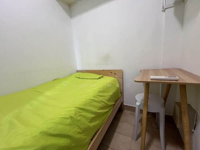 Summerdale, 6 Boon Lay Drive, Room Rental, 80 sqft, Condominium For Rent, by Ping Neo, 500189424 - Bedroom - PropertyGuru.com.sg